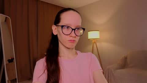 Sara online show from March 29, 4:19 pm