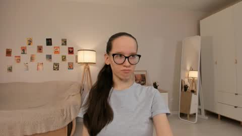 Sara online show from March 12, 4:13 pm