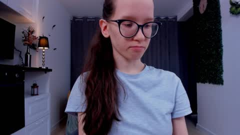 Sara online show from March 3, 4:26 pm