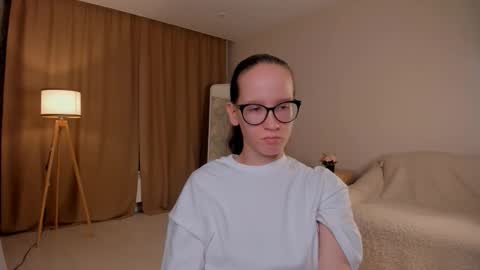 Sara online show from October 11, 5:16 pm