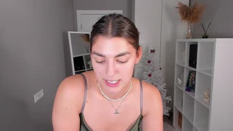  LYNN  online show from December 30, 9:16 am