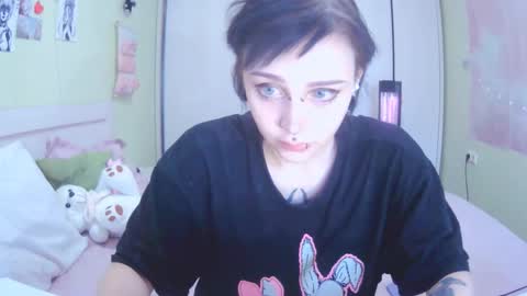 Snapshot of lynncottingham chatting on October 17, 10:52 am Kira online show from October 17, 10:52 am
