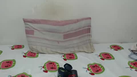 lyenne online show from September 18, 12:31 pm