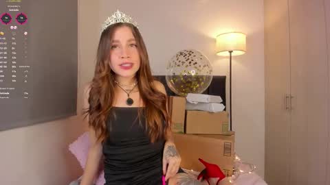 lynnsam_ online show from October 12, 12:25 am