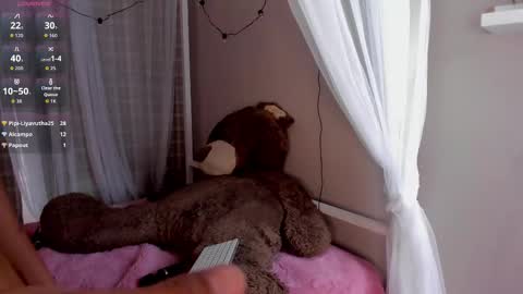 Snapshot of lynx_sun__ chatting on October 1, 7:57 pm Lynx and Sun online show from October 1, 7:57 pm