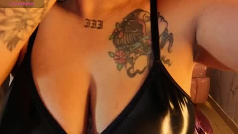 Snapshot of m_eris_s chatting on September 27, 1:09 pm Eris online show from September 27, 1:09 pm