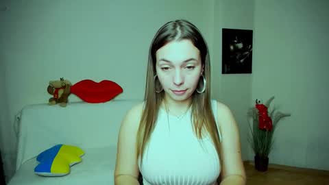 Vikki online show from November 15, 2:07 pm