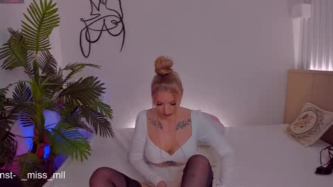 Mary online show from February 26, 4:30 am