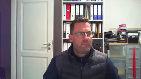 macfly67 online show from December 20, 4:14 pm