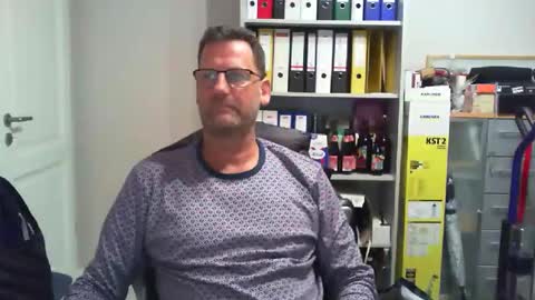 macfly67 online show from December 22, 1:23 am