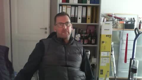 macfly67 online show from January 12, 12:56 pm