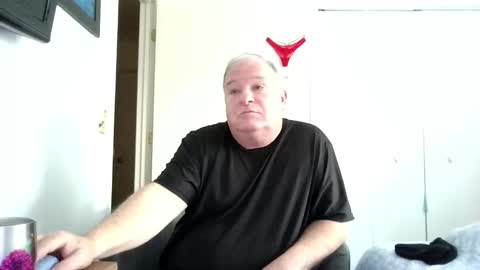 mackdocc001 online show from January 7, 4:34 pm