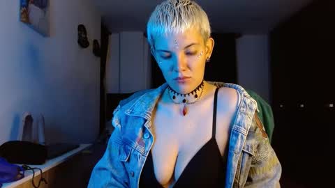 Noah Askew online show from March 10, 12:04 am