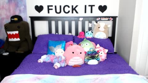 Mackenzie Wolfe online show from January 13, 3:04 pm