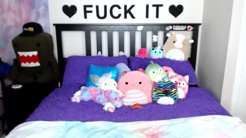 Mackenzie Wolfe online show from March 2, 8:38 am