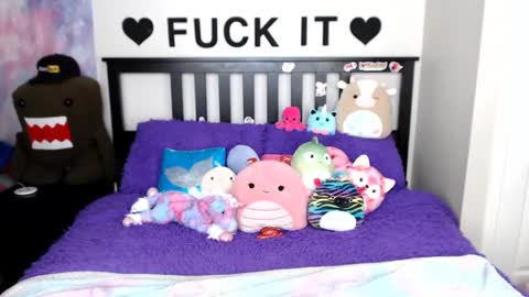 Mackenzie Wolfe online show from February 27, 7:51 am