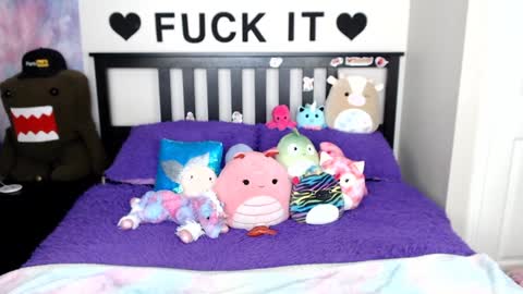 Mackenzie Wolfe online show from January 15, 7:59 am