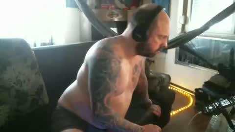 Manuel online show from February 27, 4:21 pm