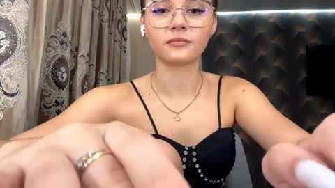 Snapshot of madalenesnedeger chatting on October 9, 2:44 pm Alexa online show from October 9, 2:44 pm