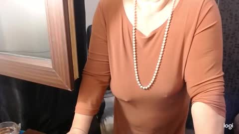 Snapshot of madam_sanjanne chatting on September 22, 10:03 pm Madam Sanjanne online show from September 22, 10:03 pm