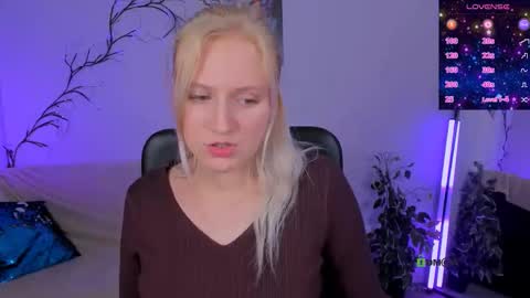 Snapshot of madam_ulis chatting on October 9, 3:50 pm Ulis online show from October 9, 3:50 pm