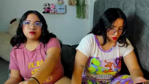 Snapshot of maddie_and_chelsea_ chatting on September 23, 9:14 am Maddie and Chelsea online show from September 23, 9:14 am