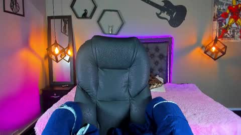 Maddie online show from March 1, 2:23 pm