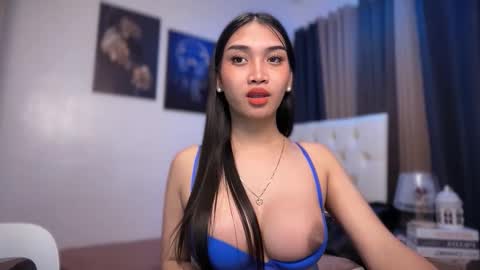 Snapshot of maddison_jade chatting on October 14, 7:33 am maddison_jade online show from October 14, 7:33 am