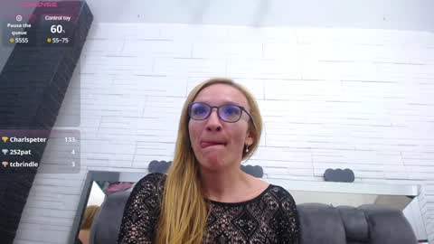 Snapshot of maddy_cartter chatting on January 29, 7:15 am maddy cartter online show from January 29, 7:15 am