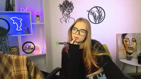 maddy moah online show from March 13, 6:16 am