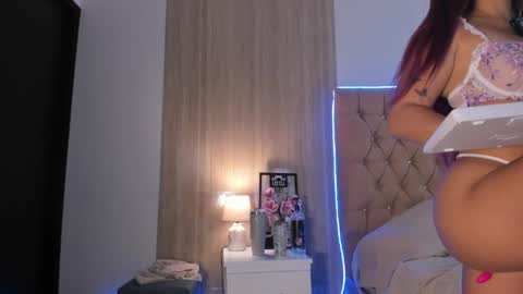 Maddyluxe online show from April 18, 9:00 am