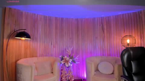 Snapshot of maddyowens_ chatting on September 11, 11:11 am Maddy Owens online show from September 11, 11:11 am