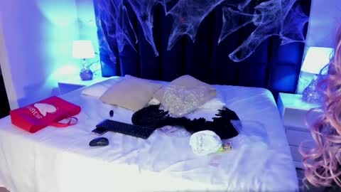 Snapshot of maddysexx_ chatting on October 7, 11:39 am Maddy online show from October 7, 11:39 am