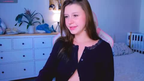 Snapshot of made_by_heaven chatting on September 28, 11:52 am Rada online show from September 28, 11:52 am