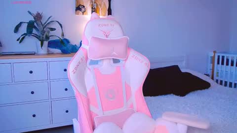 Snapshot of made_by_heaven chatting on September 19, 1:15 pm Rada online show from September 19, 1:15 pm