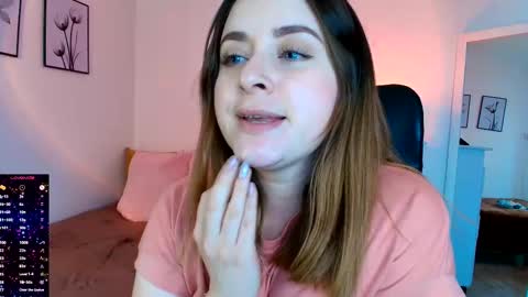 Snapshot of madelamee chatting on October 10, 5:30 pm madelamee online show from October 10, 5:30 pm