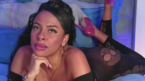 Snapshot of madeleinxxx_ chatting on December 11, 11:51 am madeleinxxx_ online show from December 11, 11:51 am