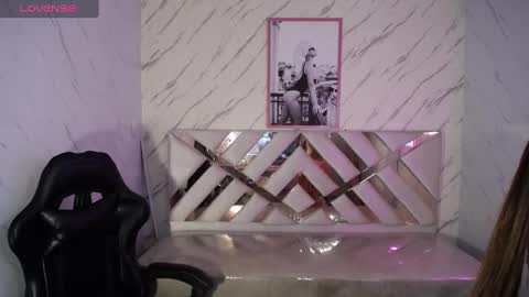 Snapshot of madelen_b chatting on September 24, 8:48 pm madelen online show from September 24, 8:48 pm