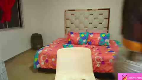 Snapshot of madeyn_roses chatting on September 10, 3:51 am madelyn roses online show from September 10, 3:51 am