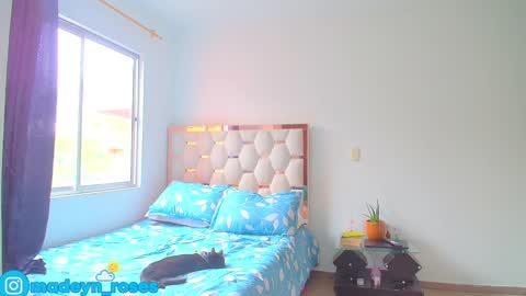 Snapshot of madeyn_roses chatting on March 5, 9:15 pm madelyn roses online show from March 5, 9:15 pm