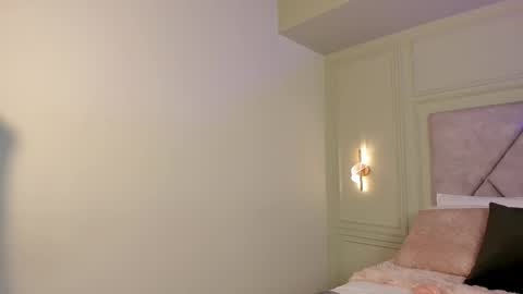 madiissongael online show from November 27, 8:05 pm