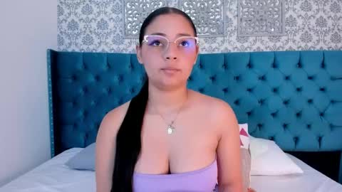 Snapshot of madiissonlopez chatting on October 19, 1:05 pm Madison online show from October 19, 1:05 pm