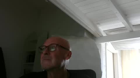 Snapshot of madio1187940 chatting on September 24, 12:01 pm madio1187940 online show from September 24, 12:01 pm