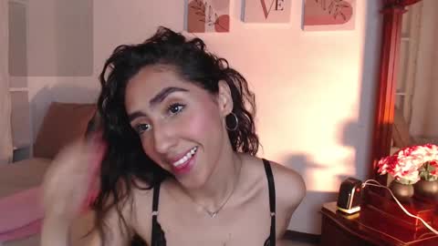 Madelein online show from March 8, 12:30 pm