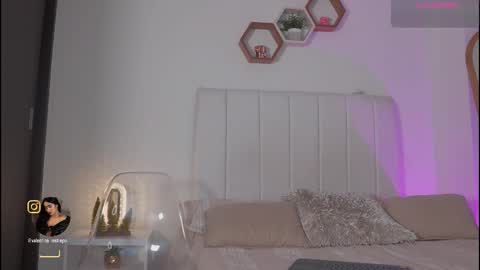 Valentina   1030   530  -  online show from November 19, 5:07 am