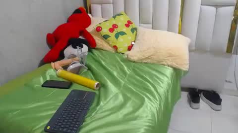 Snapshot of madison_grande chatting on March 7, 6:33 pm MADISON online show from March 7, 6:33 pm