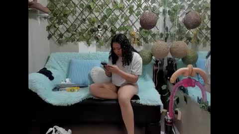 Snapshot of madison_grande chatting on September 30, 1:10 pm MADISON online show from September 30, 1:10 pm