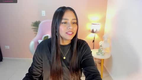 Snapshot of madison_montes chatting on October 17, 4:49 am madison montes online show from October 17, 4:49 am