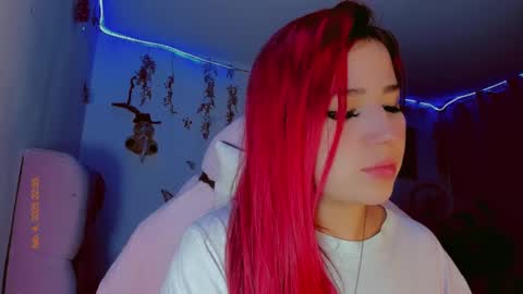 Snapshot of madison_x17 chatting on February 5, 3:34 am madso x17 online show from February 5, 3:34 am