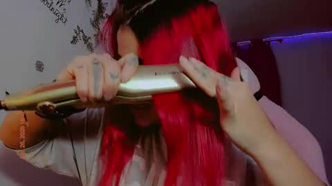 Snapshot of madison_x17 chatting on February 26, 11:41 pm madso x17 online show from February 26, 11:41 pm